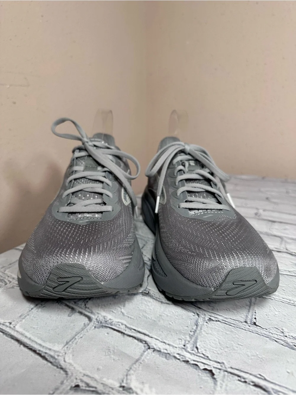 Brooks Ghost 17 Men Running Shoes 11.5 D Primer Gray/Oyster Mushroom 1104421D04